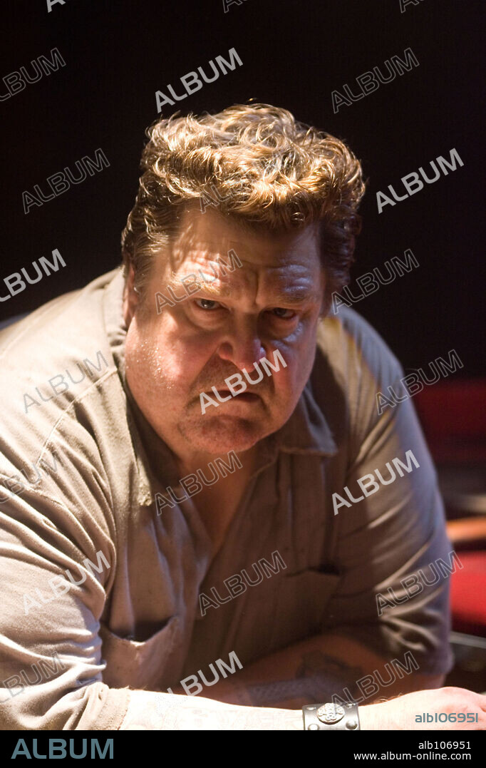 JOHN GOODMAN en SENTENCIA DE MUERTE, 2007 (DEATH SENTENCE), dirigida por JAMES WAN. Copyright HYDE PARK ENTERTAINMENT.