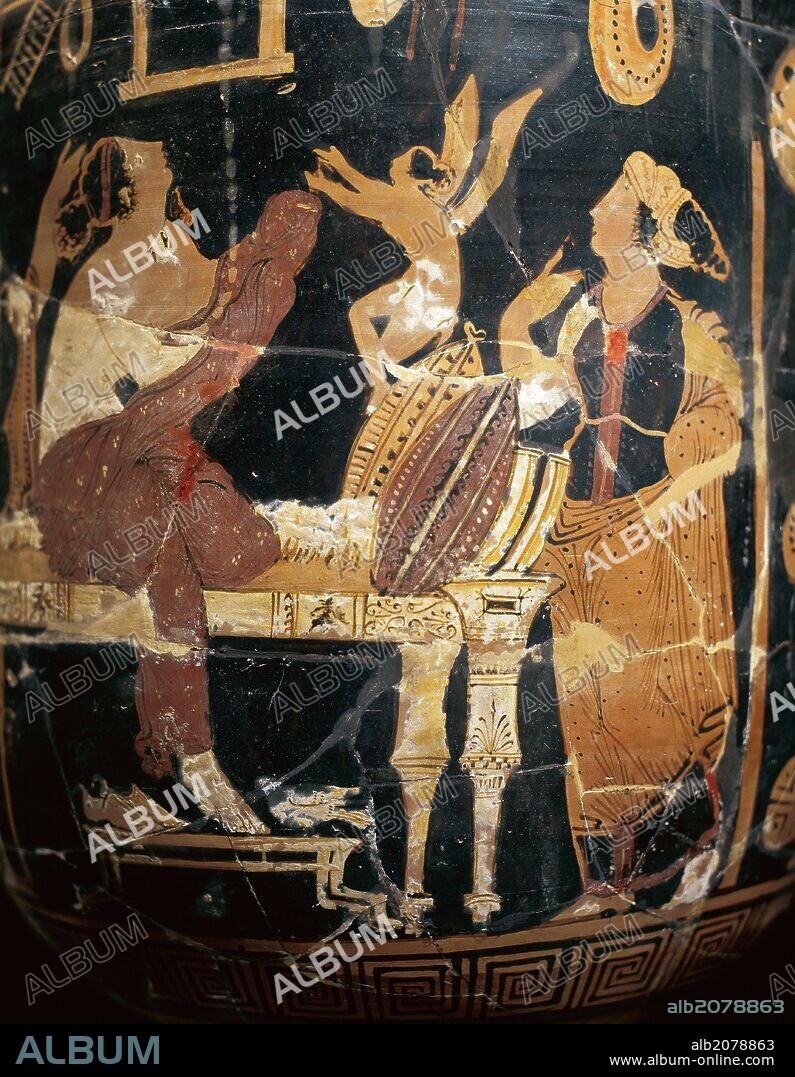 ARTE GRIEGO. MAGNA GRECIA. "REPRESENTACION DE DOS MUJERES EN UNA HABITACION". Hidrya itáliota. Estilo FIGURAS ROJAS. Años 340-320 a. C. Museo Arqueológico de Paestum. Italia.