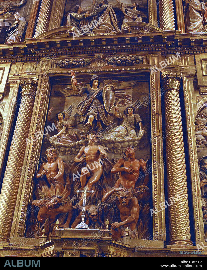 JUAN MARTÍNEZ MONTAÑÉS. BATALLA DE DEMONIOS Y ANGELES - DETALLE DEL RETABLO DE LA IGLESIA DE SAN MIGUEL - SIGLO XVII - BARROCO ESPAÑOL.