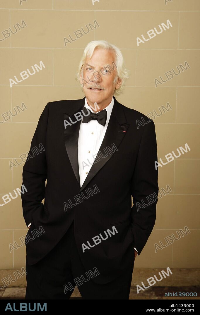 DONALD SUTHERLAND in DIRTY SEXY MONEY, 2007. Copyright TOUCHSTONE PICTURES.