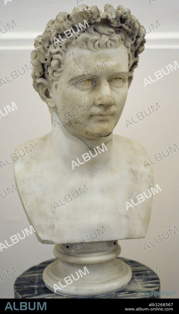 DOMICIANO, Tito Flavio (Titus Flavius Domitianus) (51-96). Emperador romano (81-96). Dinastía Flavia. Retrato del emperador. 75-81 d. C. Galería de los emperadores. Museo Arquelógico Nacional. Nápoles. Italia.
