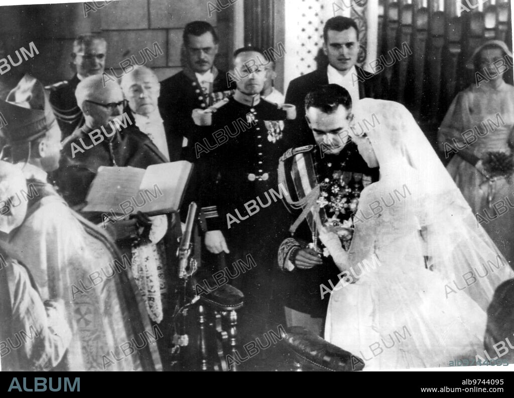 Mónaco, 18/04/1956. Boda entre Rainiero III de Mónaco y Grace Kelly en la catedral de Mónaco.
