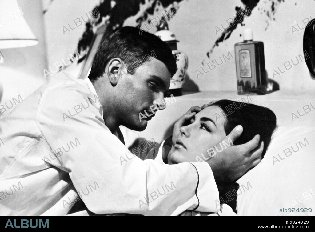 KEIR DULLEA en EL ATAQUE DURÓ SIETE DÍAS, 1964 (THE THIN RED LINE), dirigida por ANDREW MARTON. Copyright SECURITY PICTURES, INC.