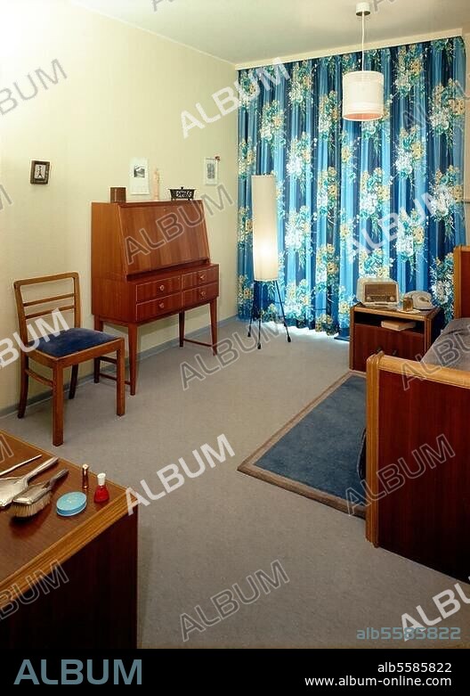 Wohnung:. Schlafzimmer. Schlafraum (Teilansicht). Foto, undat. (50er Jahre?).