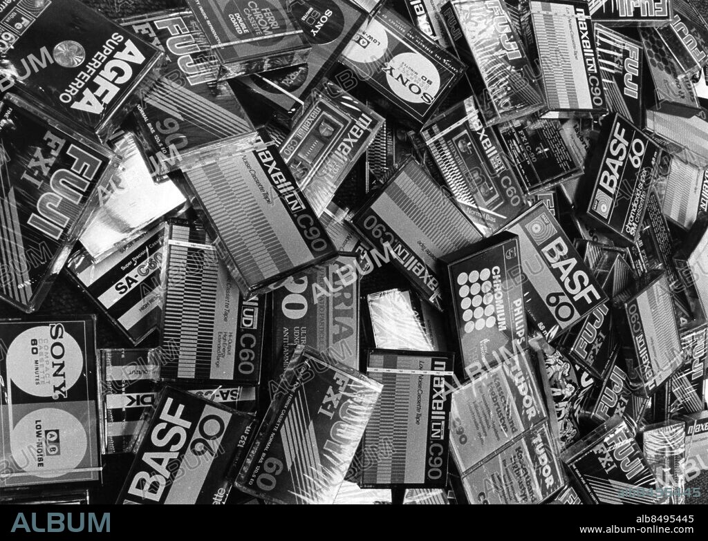 Band kassettband av märkena BASF Maxell Sony Fuji AGFA Philips Tudor, 1979.. Foto: Ernst Henriksson / Sydsvenskan / IBL Bildbyrå.