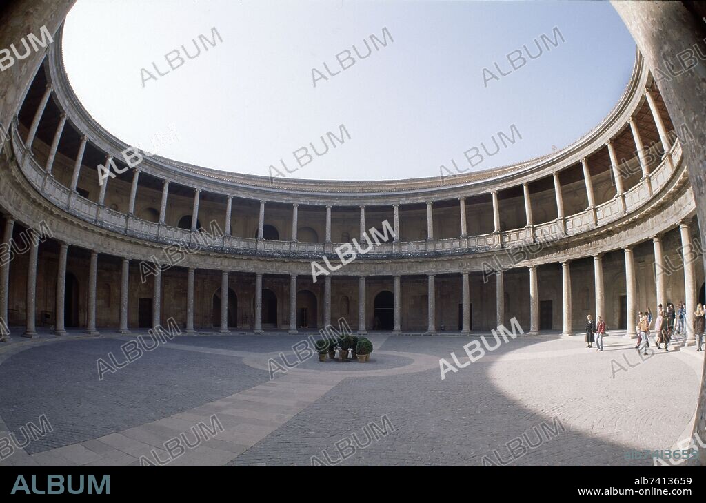 PEDRO MACHUCA. COLUMNATA CIRCULAR DEL PATIO DEL PALACIO DE CARLOS V - 1527 - RENACIMIENTO ESPAÑOL.