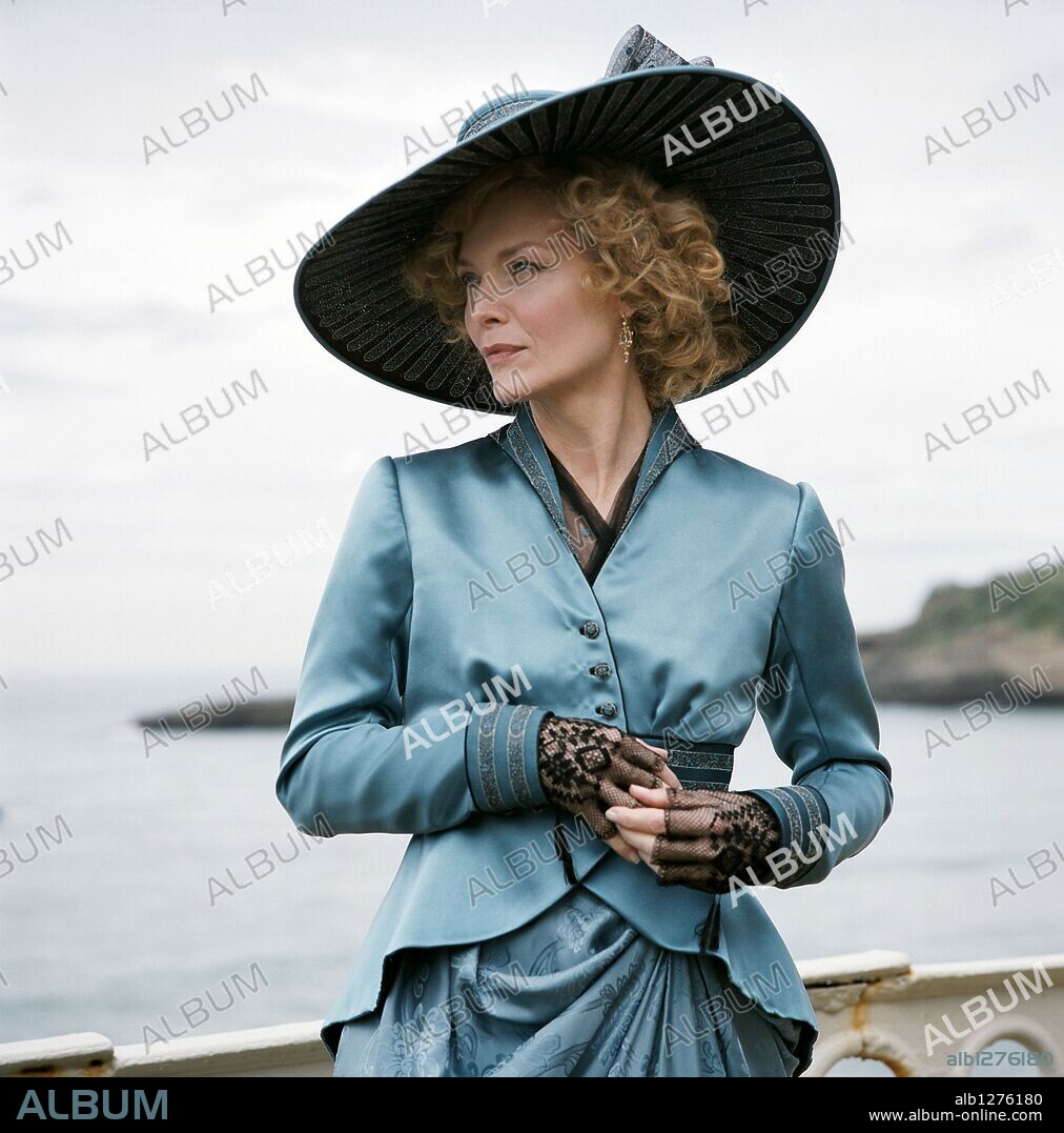 MICHELLE PFEIFFER in CHÉRI - EINE KOMÖDIE DER EITELKEITEN, 2009 (CHERI), unter der Regie von STEPHEN FREARS. Copyright BILL KENWRIGHT FILMS.