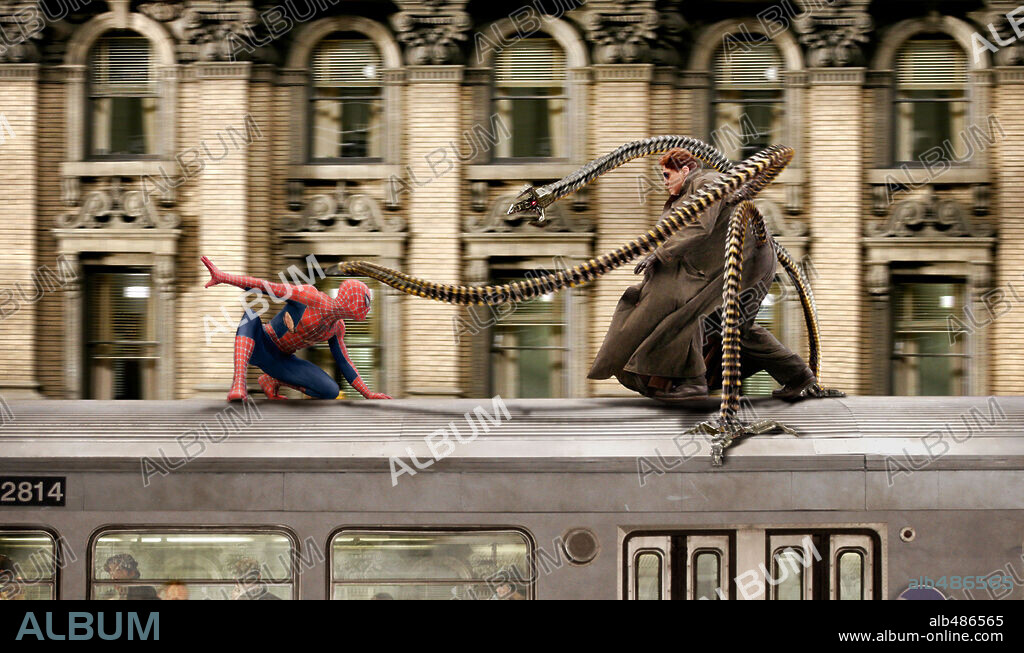 ALFRED MOLINA and TOBEY MAGUIRE in SPIDER-MAN 2, 2004, directed by SAM RAIMI. Copyright COLUMBIA PICTURES/MARVEL ENTERTAINMENT / MOSELEY, MELISSA.