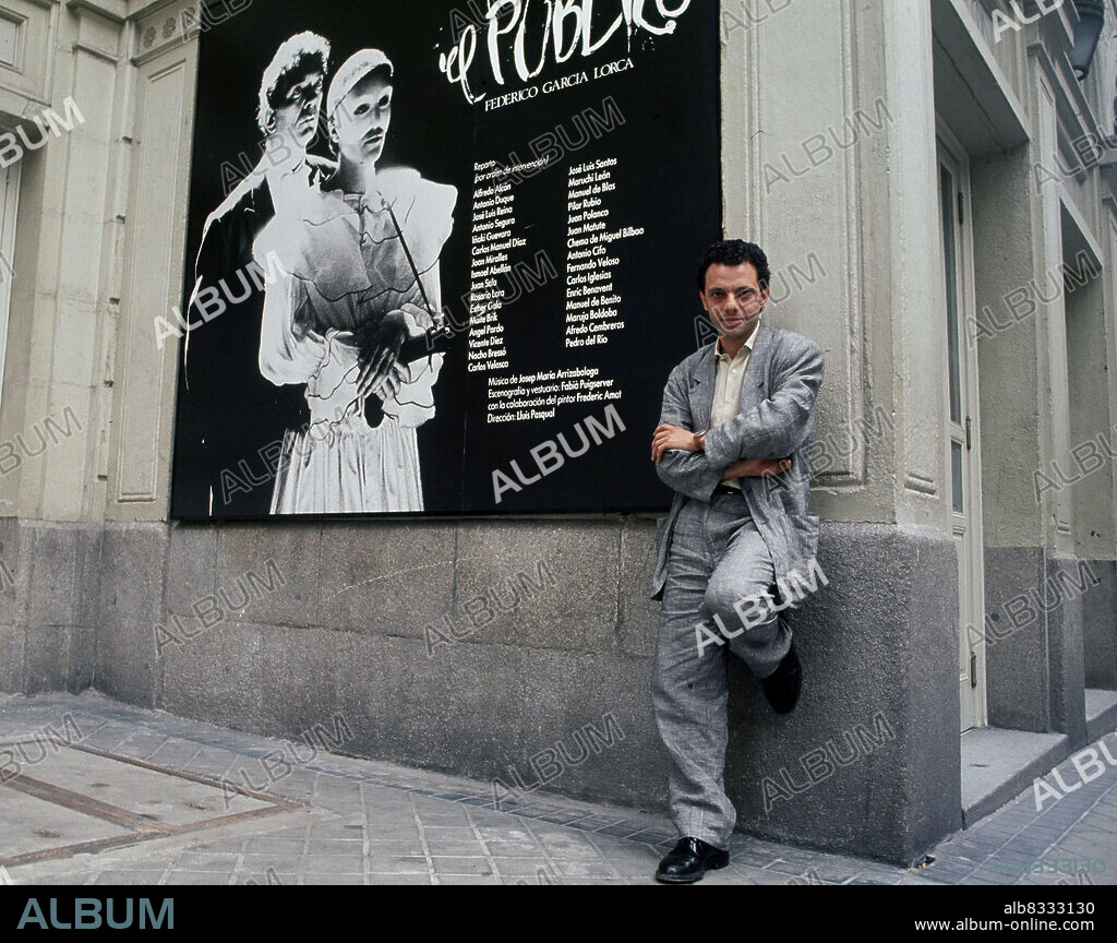 PASCUAL , LUIS. DIRECTOR DE TEATRO ESPAÑOL .. AÑO 1988 EN MADRID.