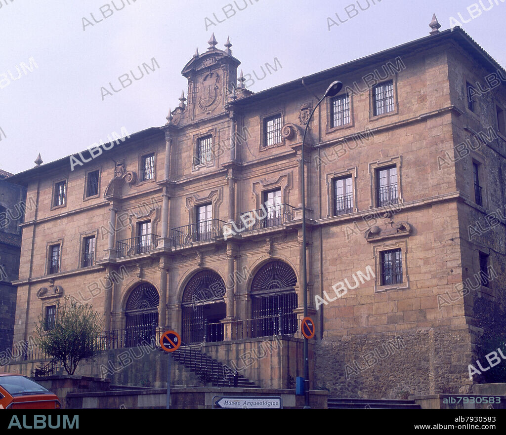 FRAY PEDRO MARTINEZ. MONASTERIO DE SAN PELAYO - SIGLO IX  - FACHADA BARROCA REALIZADA EN EL SIGLO XVIII.