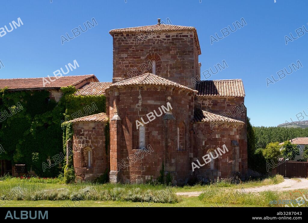 IGLESIA SANTA MARIA DE MAVE. SIGLO XIII, PALENCIA, ESPAÑA.