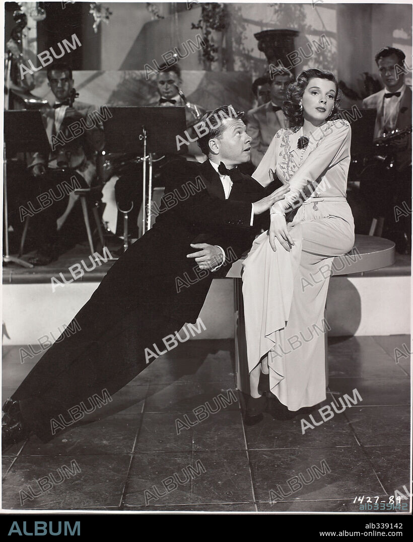 JUDY GARLAND and MICKEY ROONEY in WORDS AND MUSIC, 1948, directed by NORMAN TAUROG. Copyright M.G.M.