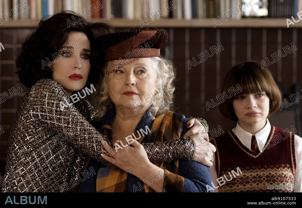 AMINTHE AUDIARD, HANNA SCHYGULLA et ISABELLE ADJANI dans PETER VON KANT, 2022, réalisé par FRANÇOIS OZON. Copyright Foz / Films Distribution.