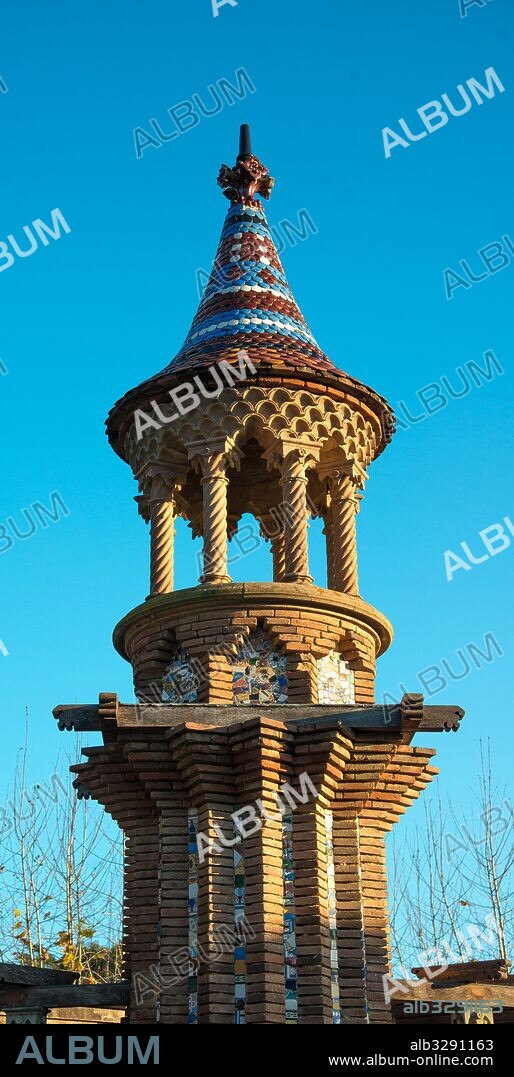 Josep Puig i Cadafalch / Techumbre con decoración cerámica del templete decorativo de la Casa Can Garí (detalle), 1898-1899, Argentona, Barcelona, Cataluña, España.