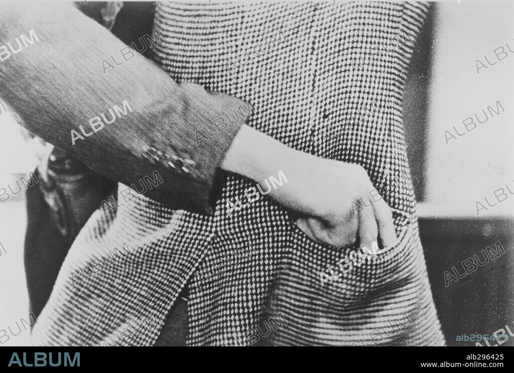 PICKPOCKET, 1959, dirigida por ROBERT BRESSON.