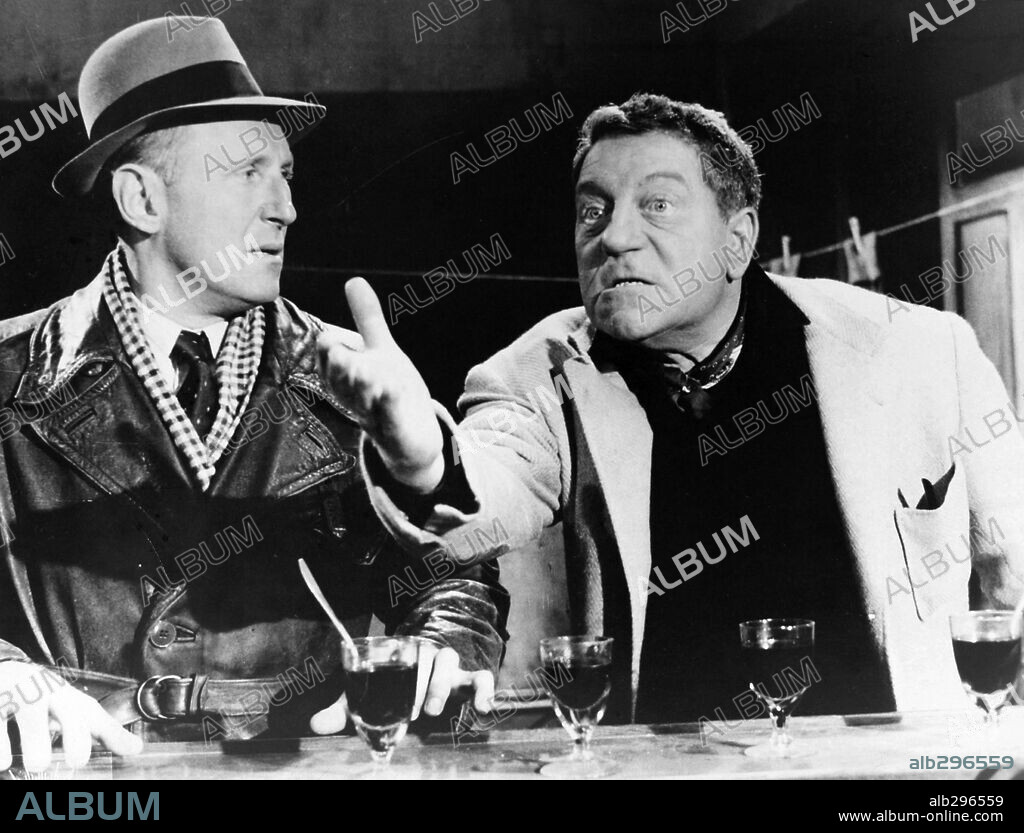 BOURVIL et JEAN GABIN dans LA TRAVERSEE DE PARIS, 1956, réalisé par CLAUDE AUTANT-LARA. Copyright FRANCO LONDON FILMS.