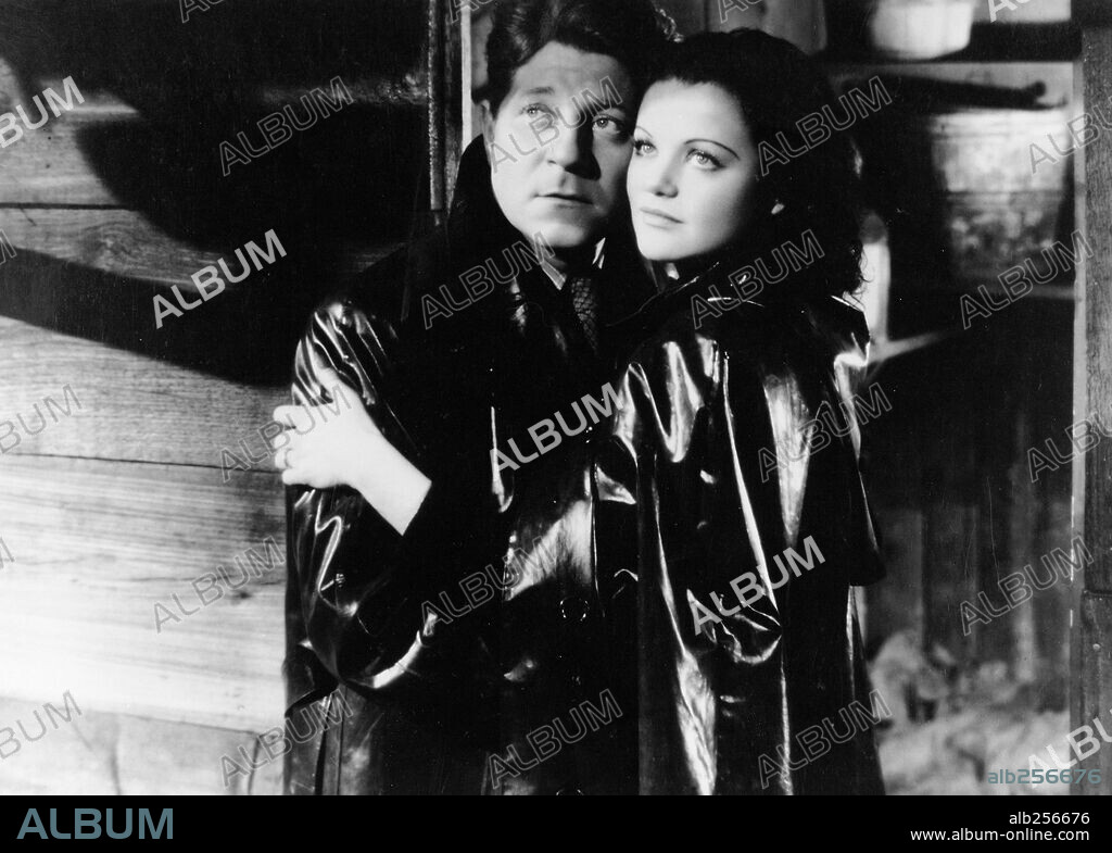 JEAN GABIN et SIMONE SIMON dans LA BETE HUMAINE, 1938, réalisé par JEAN RENOIR. Copyright PARIS FILM.