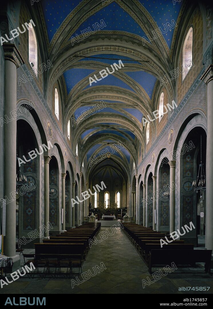 Italy, Province of Turin. Susa. Cathedral of Saint Justus. Romanesque style building, 11th century. General view of the central nave.