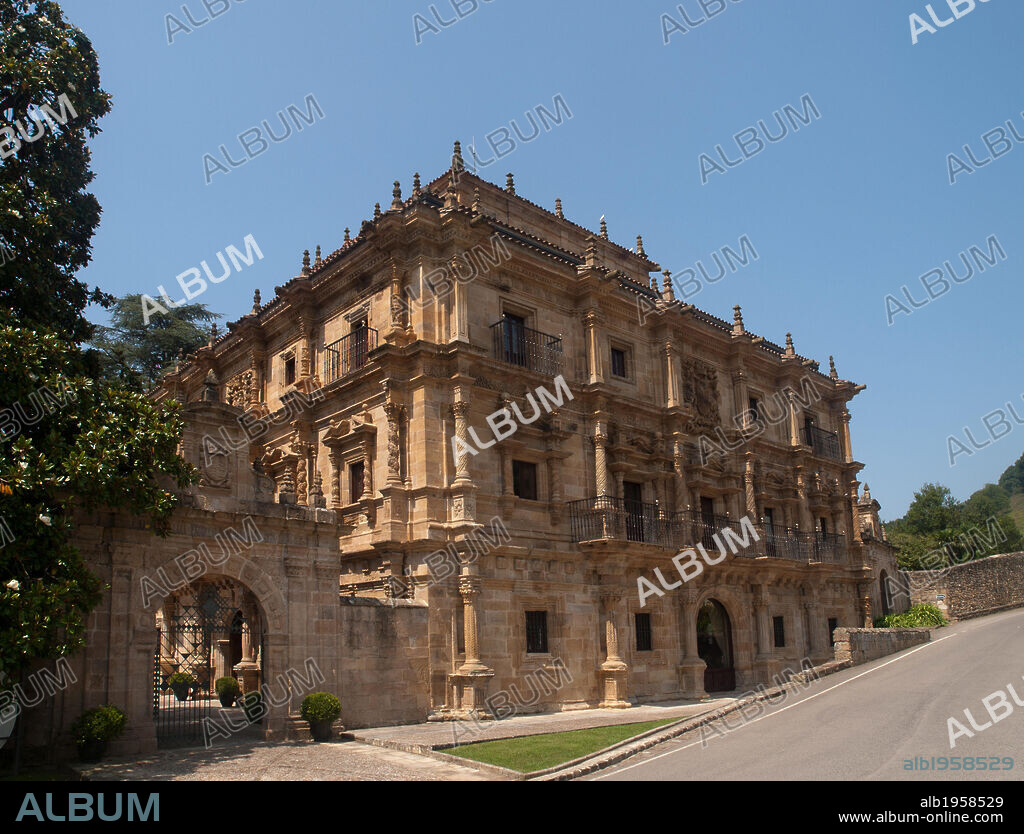 ARTE BARROCO. ESPAÑA. PALACIO DE SOÑANES. Erigido entre los años 1719 y 1724, por orden de Juan Antonio Díaz de Arce. Vista exterior. Villacarriedo. Comarca del Pas-Miera, Cantabria.