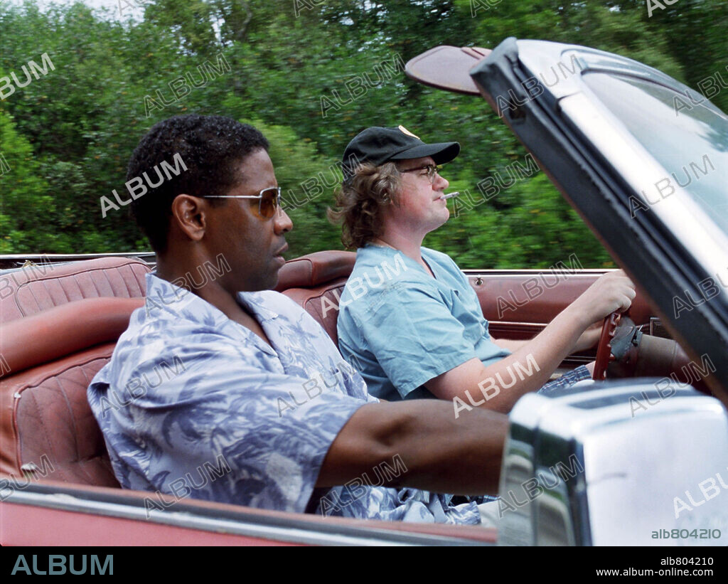 DENZEL WASHINGTON and JOHN BILLINGSLEY in OUT OF TIME, 2003, directed by CARL FRANKLIN. Copyright METRO GOLDWYN MAYER / GOODE, NICOLA.