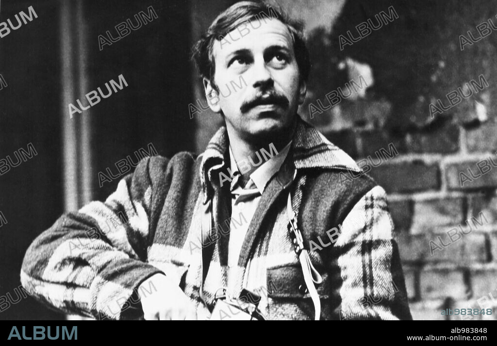 CAMERA BUFF, 1979 (AMATOR), directed by KRZYSZTOF KIESLOWSKI. Copyright FILM POLSKI.