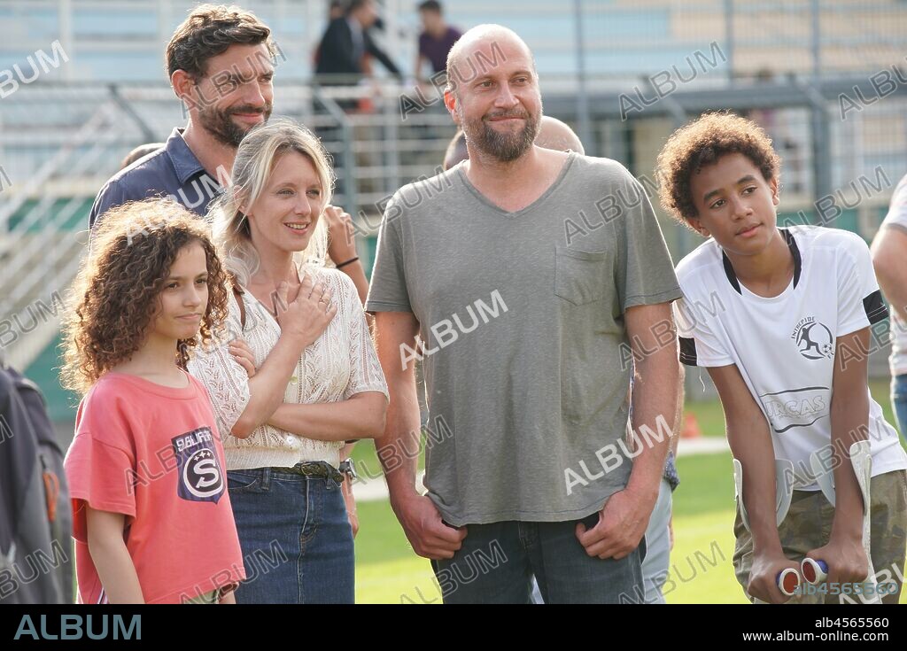 FRANÇOIS DAMIENS et LUDIVINE SAGNIER dans FOURMI, 2019, réalisé par JULIEN RAPPENEAU. Copyright THE FILM.