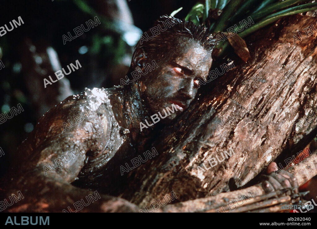 ARNOLD SCHWARZENEGGER en DEPREDADOR 1987 PREDATOR dirigida por