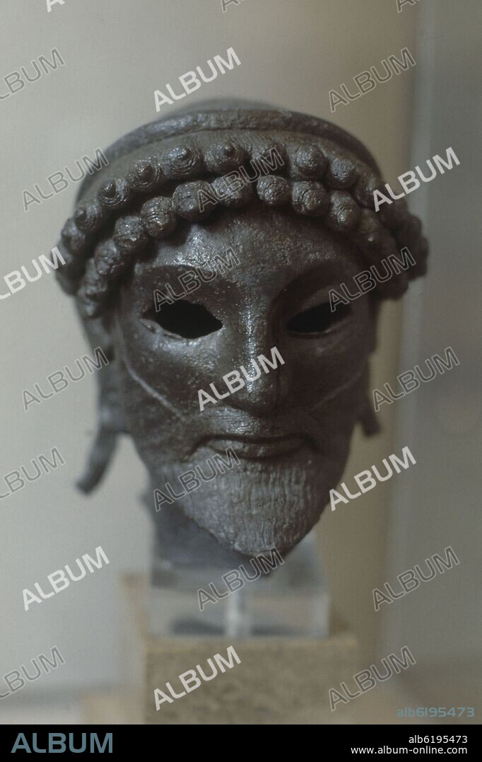 CABEZA DE ZEUS EN BRONCE HALLADA EN OLIMPIA - 490 AC - ESTILO SEVERO.