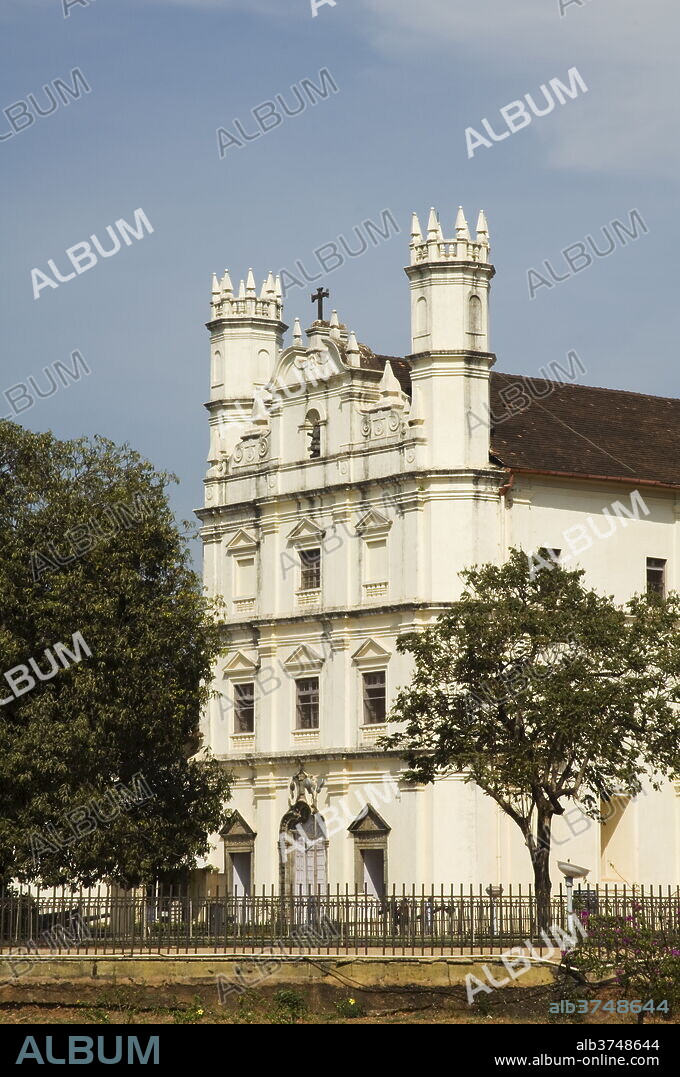 The Church of St. Francis of Assisi, built in 1521 and rebuilt in 1661, Old Goa, UNESCO World Heritage Site, Goa, India, Asia.