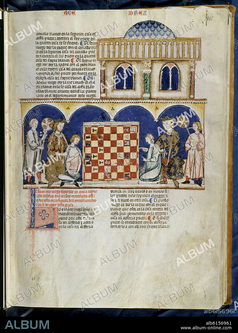 ALFONSO X DE CASTILLA EL SABIO. LIBRO DE JUEGOS O LIBRO DEL AJEDREZ DADOS Y TABLAS - 1283 - FOLIO 15R - ALFONSO X Y SU HIJO SANCHO ENSEÑANDO A UNOS JOVENES A JUGAR AL AJEDREZ.
