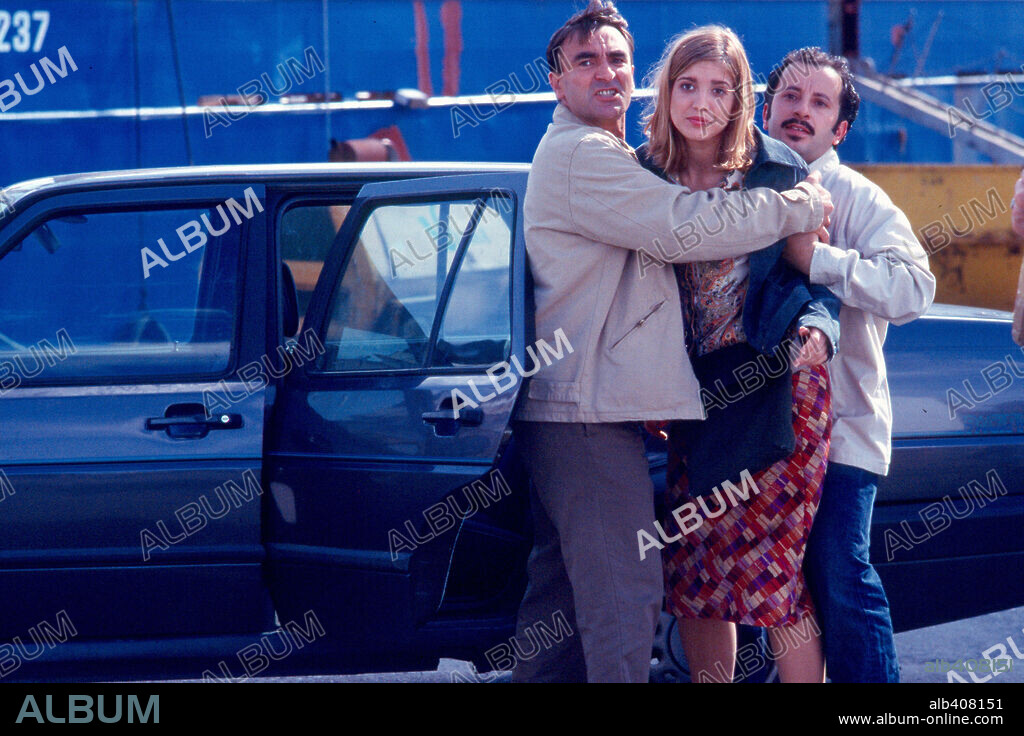 LUCIA JIMENEZ en ILEGAL, 2003, dirigida por IGNACIO VILAR. Copyright VIA LACTEA FILMES/PRODUCTORA FARO-LEREZ/TVG.