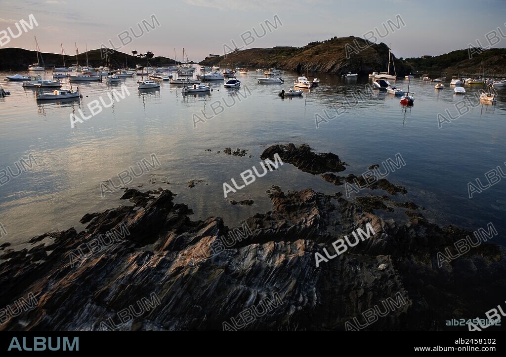 Aug. 5, 2008 - CadaquÃ©S, Catalonia, Spain - Bay of Portlligat.Costa Brava. Girona province. Catalonia. Spain (Credit Image: © Lucas Vallecillos_vwpics/VW Pics/ZUMAPRESS.com). 05/08/2008