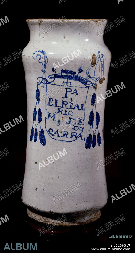 BOTE DE FARMACIA DE CARRACEDO-N.I.1537-ESCUDO MON CARRACEDO-26X0,8X9,4CM.