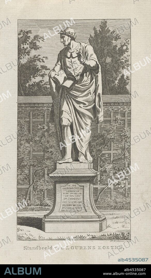 Statue of Laurens Jansz. Coster Statue of Lourens Koster. (title on object), Laurens Jansz. Coster, full-length, with a book and a letter in his hands. Statue in the hortus of the Stedelijk Gymnasium in Haarlem. The statue was made in 1722 by Gerrit van Heerstal after a design by Romeyn de Hooghe, piece of sculpture, reproduction of a piece of sculpture, Hortus Medicus, Laurens Janszoon Coster, Pieter Hendrik Jonxis (mentioned on object), Utrecht, 1772 - 1843, paper, engraving, h 172 mm × w 99 mm.
