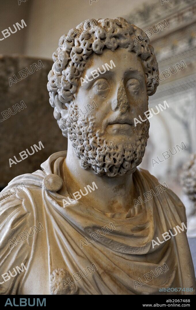 COMODO, Lucio Aurelio (Lanuvio,161-Roma,192). Emperador romano (180-192). Fue hijo del emperador Marco Aurelio y de Faustina la Menor. Perteneciente a la dinastía de los Antoninos o Antonianos. BUSTO DE COMODO. Glytothek. Munich. Alemania. Europa.