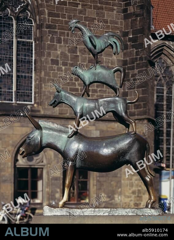 Bremen, Bremer Stadtmusikanten vor der Westseite des Rathauses. (Skulptur, 1951, von Gerhard Marcks; 1889-1981. Bronze. Höhe 2 m; aufgestellt 1953). Ansicht. Foto, undat.
