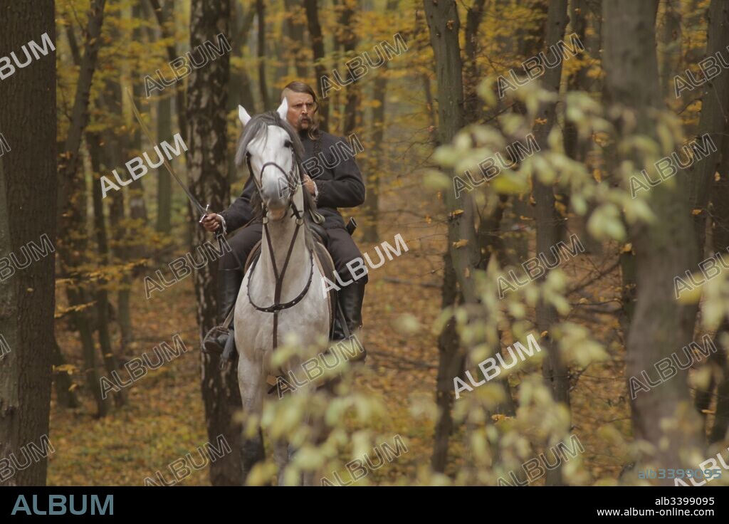 BARRY PEPPER en COSECHA AMARGA, 2017 (BITTER HARVEST), dirigida por GEORGE MENDELUK. Copyright DEVIL'S HARVEST PRODUCTION.