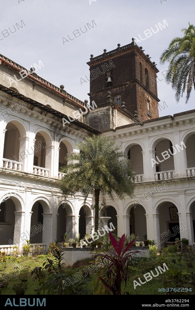 Cloisters of the Basilica of Bom Jesus, built 1594, Old Goa, UNESCO World Heritage Site, Goa, India, Asia.