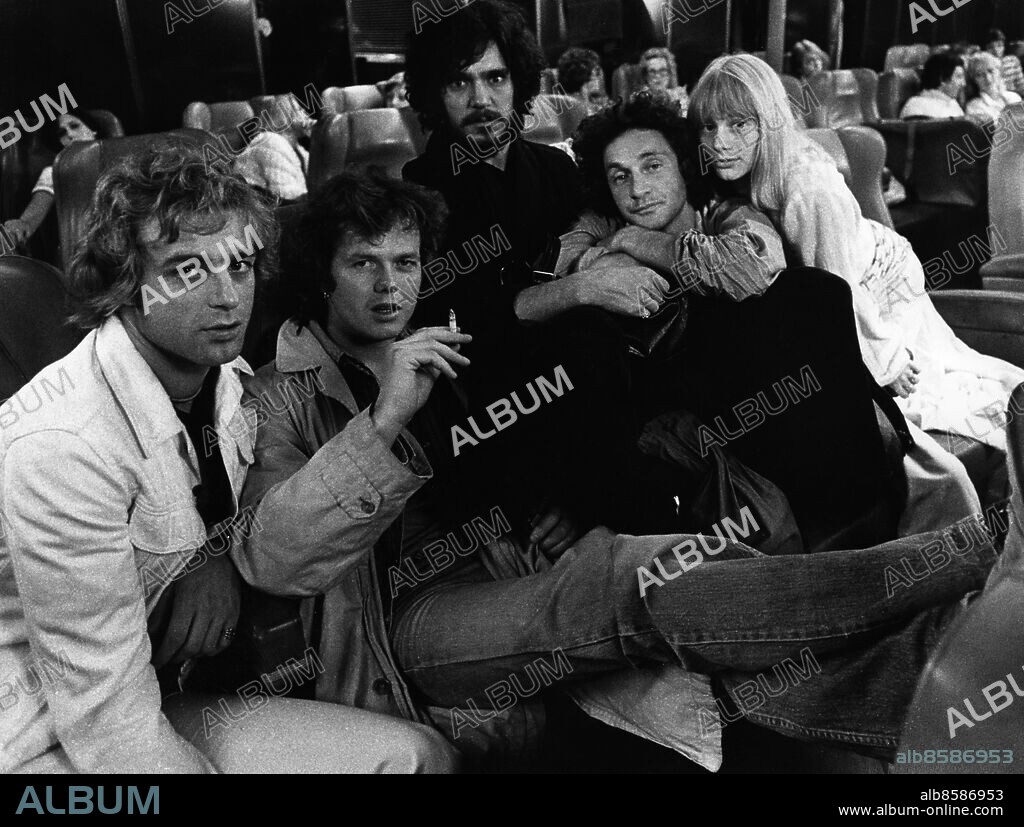 ARKIV 1977.. Scen på Gotlandsfärjan i filmen "Jack" av Ulf Lundell och Janne Halldoff. Från vänster Örjan Ramberg som Bart, Göran Stangertz som Jack, Kjell Bergqvist som Harald, Robert Sjöblom som Jonny och Ingalill Rydberg som Linnéa.. Foto: Jacob Forsell / EXP / TT / Kod: 14. ** AFTONBLADET OUT **.