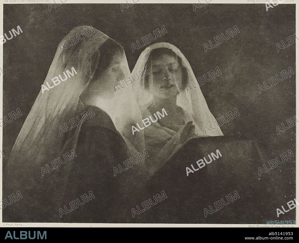 Emile Joachim Constant Puyo, Julius Becker, Büxenstein & Company, Chant Sacré, paper, heliogravure, image size: height: 15.00 cm; width: 19.80 cm, inscribed: recto: engraved below and above the image: top left: Die Kunst der Photographie 1900, top right: Verlag von Julius Becker, Berlin S. W, lower left: C. Puyo Paris, lower right: Georg Büxenstein & Comp. Berlin hel.; lower right on the cardboard in white ink: C. Puyo, Paris, K. Ph. 00, stamp: verso and right on the cardboard: artistic photography, staged photography, woman, singer, smoke, bust, en face, bust, en profile, headgear, pictorialism, heliogravure from the magazine Die Kunst in der Photographie, Berlin 1900.