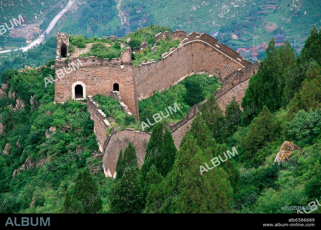 The Great Wall in Baiyang Valley, Qian'anCity, Hebei Province, constructed in the Southern and Northern Dynasties (556 A.D.).