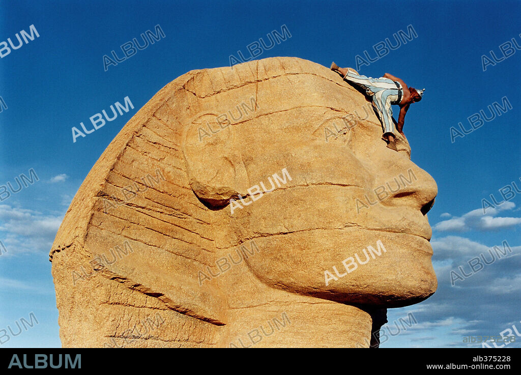 GERARD DEPARDIEU in ASTERIX ET OBELIX, MISSION CLEOPATRE, 2002, unter der Regie von ALAIN CHABAT. Copyright RENN PRODS/TF1 FILMS PRODUCTIONS.
