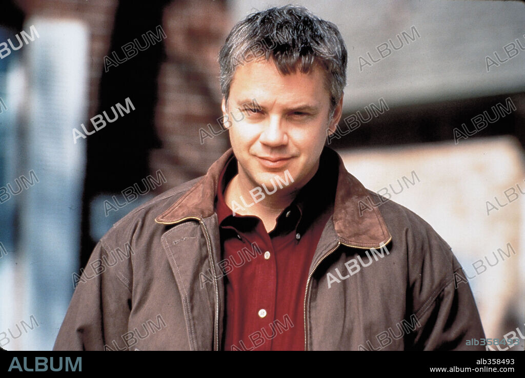 TIM ROBBINS in ARLINGTON ROAD, 1999, directed by MARK PELLINGTON. Copyright LAKESHORE ENTERTAINMENT.