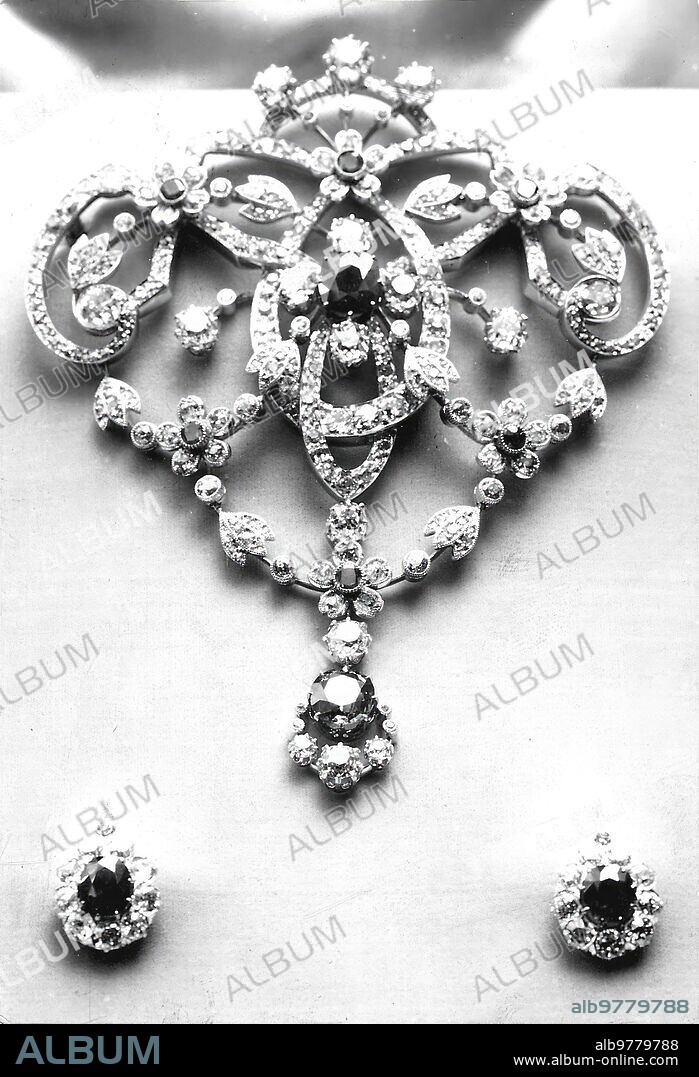1906. Queen Victoria Eugenia brooch.