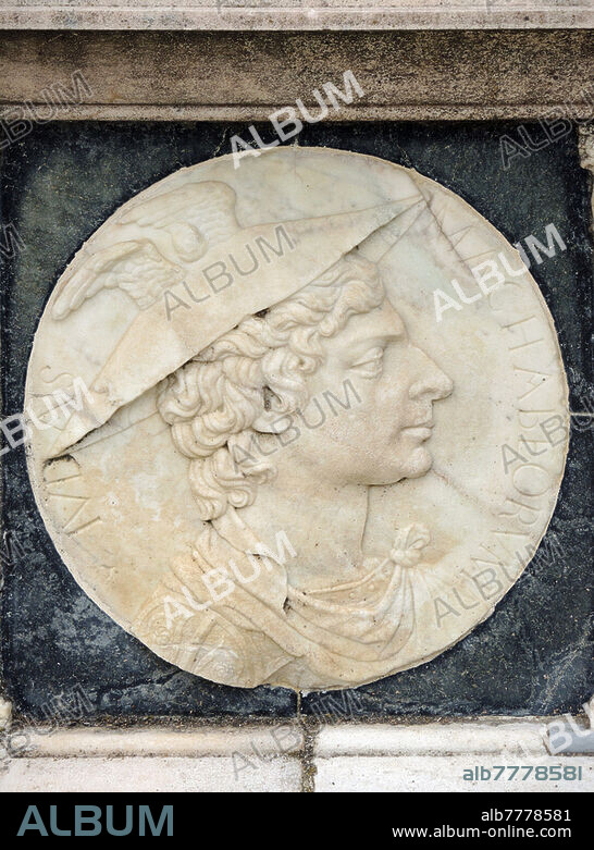 GIUDA MACCABEO (? - 160 BC), belonging to the noble and ancient Hasmonean family. He led the Jewish rebellion against the Syrian invader Antiochus IV, who intended to eradicate monotheism and impose Hellenic culture by force, to the point of profaning the Temple of Jerusalem by consecrating an altar to Zeus. The revolt of Judah succeeded in freeing Jerusalem and regaining its Temple. "Iudas Machabeorum", a bas-relief decoration from the band depicting famous characters from antiquity and mythological themes, inspired by the medals of the Roman era, carved on the base of the facade of the Basilica of the Certosa di Pavia, a typical example of Lombard Renaissance architecture XV century.