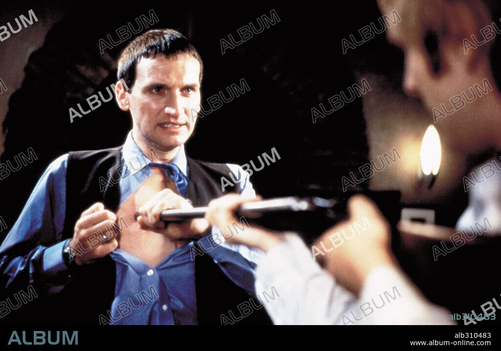 CORAZON, 1999 (HEART), dirigida por CHARLES MC DOUGALL. Copyright CAPITOL FILMS.