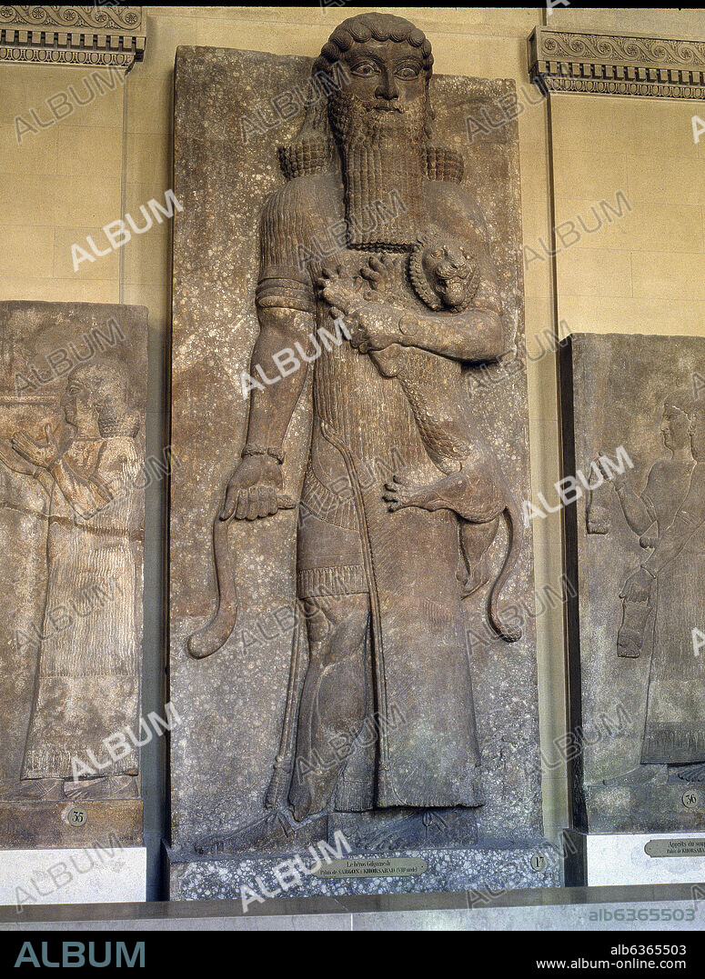 FIGURA DE GILGAMESH REY DE URUK SITUADA EN EL PALACIO DE SARGON II - SIGLO VIII AC.