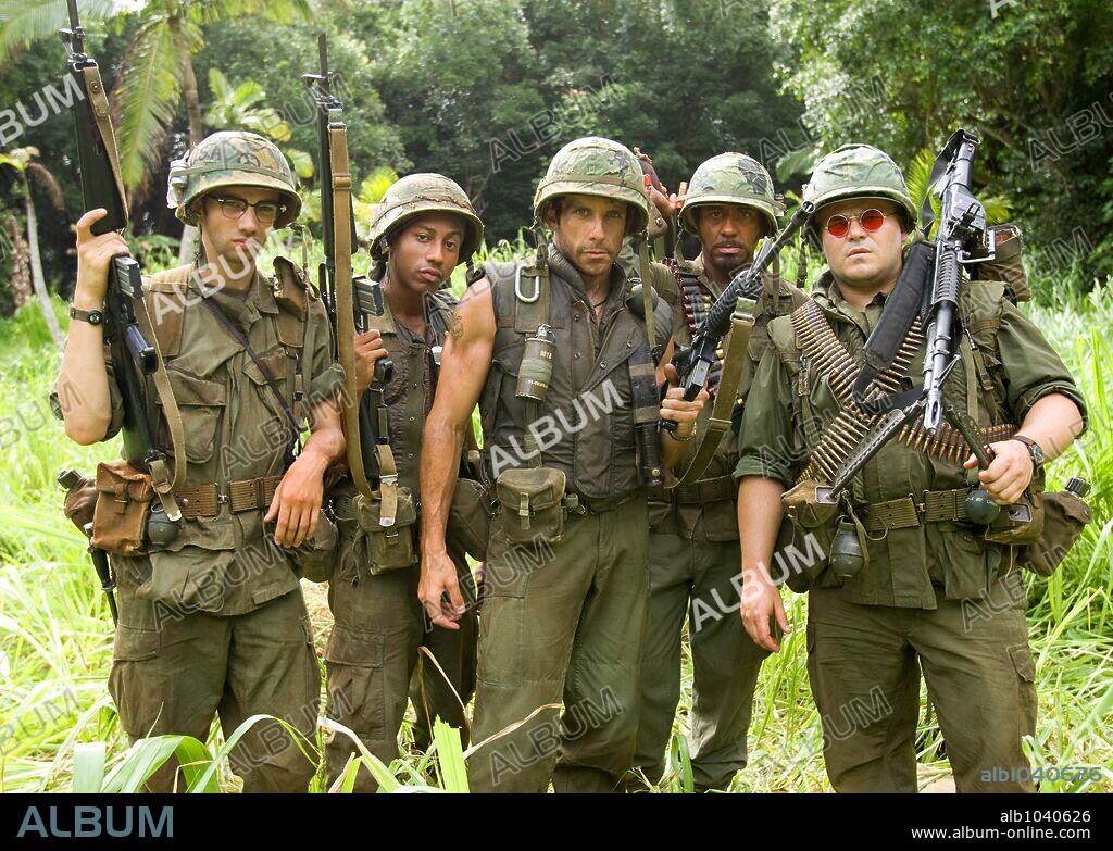 BEN STILLER, BRANDON T. JACKSON, JACK BLACK und JAY BARUCHEL in TROPIC THUNDER, 2008, unter der Regie von BEN STILLER. Copyright DREAMWORKS SKG/RED HOUR FILMS/ROAD REBEL / WALLACE, MERIE W.