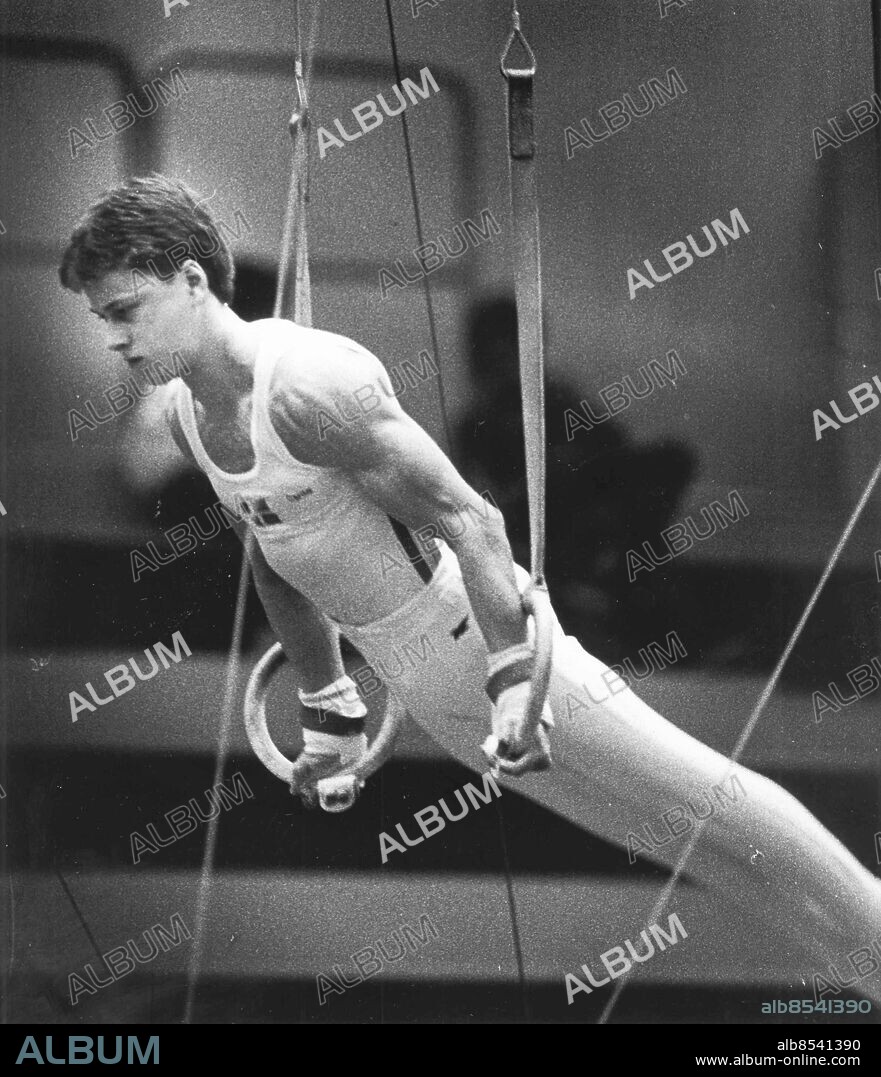 Göteborg 1985-05-23. Johan Jonasson - gymnast som tävlade för Gymnastikföreningen Brommagymnasterna - var under 1980-talet och tidiga 90-talet Sveriges enda gymnast i världstoppen - på bilden hänger han i romerska ringar *** Local Caption *** GP Foto: Thore Leykauff. KAMERAREPORTAGE.