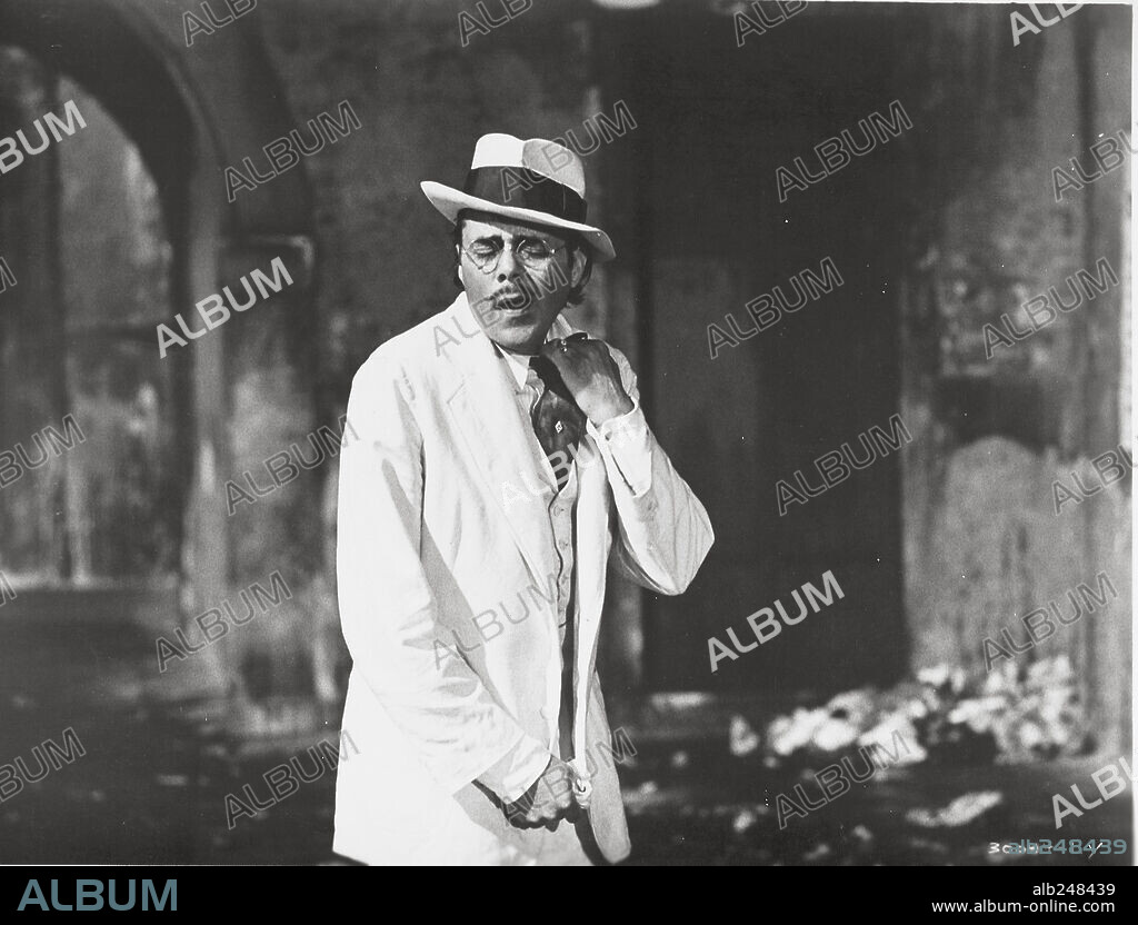 DIRK BOGARDE in MORTE A VENEZIA, 1971, unter der Regie von LUCHINO VISCONTI. Copyright WARNER BROTHERS.